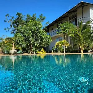 Sapphire Garden Bed & Breakfast